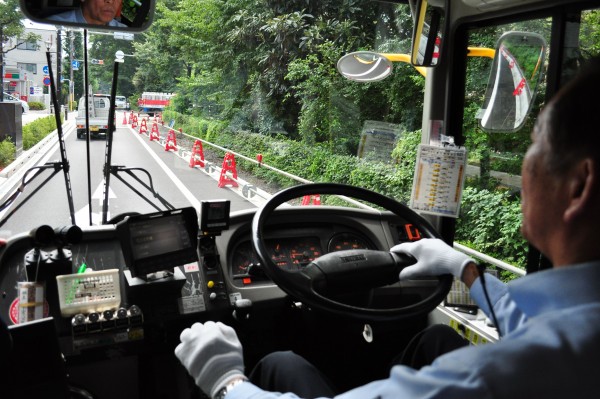 japon-bus-montee-arriere