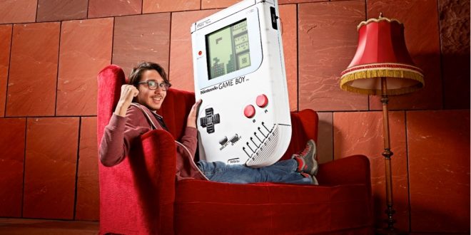 Guiness-World-Record-Gamer-Edition-Game-Boy-Geante
