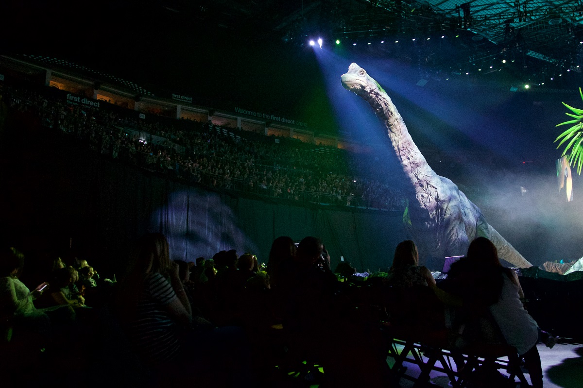 la-marche-des-dinosaures-accor-hotel-arena-5