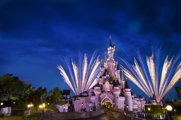 illuminations-disneyland-paris-show-spectacle-nocturne-1