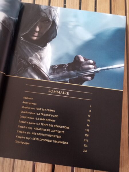 assassin's-creed-making-of-15-anniversaire-livre-larousse-edition-avis-review-chronique-1