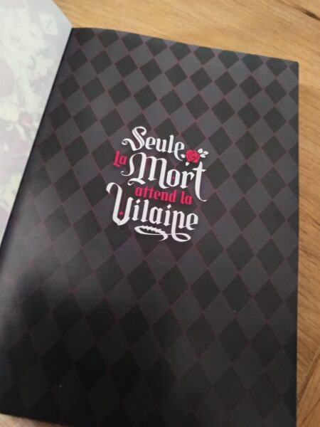 seule-la-mort-attend-la-vilaine-tome-1-suol-kotoon-webtoon-avis-review-chronique-3