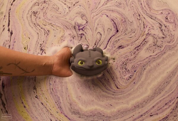LUSH_x_how_to_train_a_dragon_toothless_bathbomb_2025_landscape-6