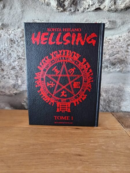 hellsing-perfect-edition-volume-1-delcourt-kota-hirano-avis-review-chronique-1