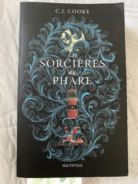 les-sorcieres-du-phare-editions-hauteville-cj-cooke-prix-des-lectrices-2025-avis-review-chronique-1