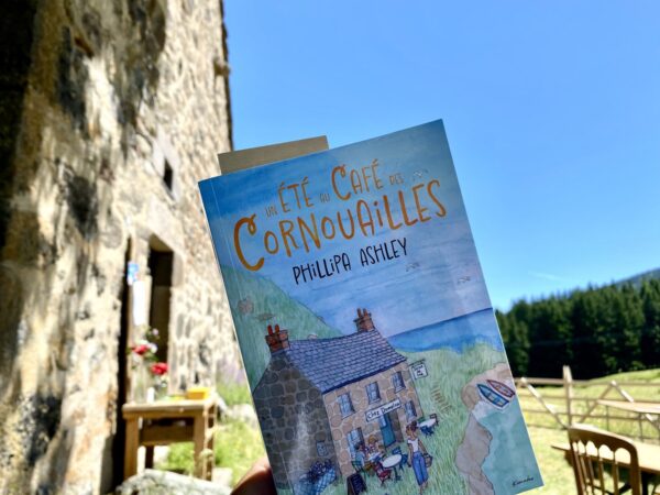 un-ete-au-cafe-des-cornouailles-philippa-ashely-bragelonne-hauteville-milady-avis-chronique-review-roman-feel-good-1