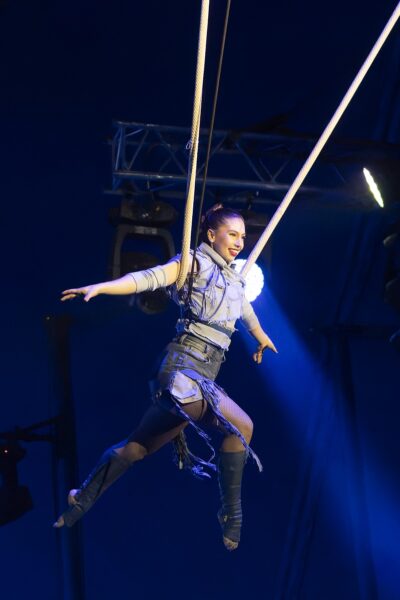 Jeanne-les-folies-gruss-paris-spectacle-equetre-cirque-famille-sortie-1