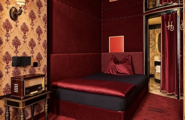 meutre-a-l-hotel-orient-alessandra-ranelli-hauteville-avis-review-chronique-bragelonne-4